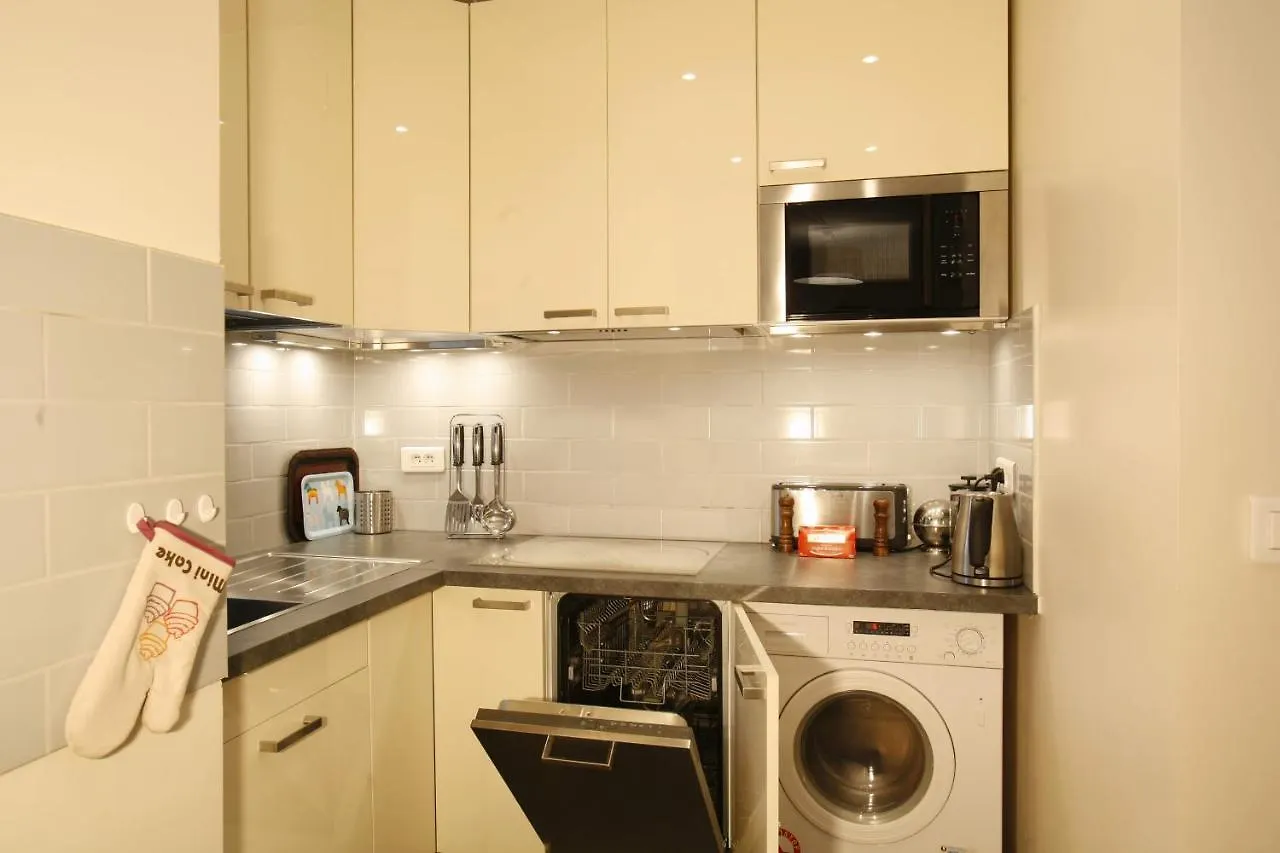 Appartement tout confort au pied du Métro Glacière Parigi Appartamento